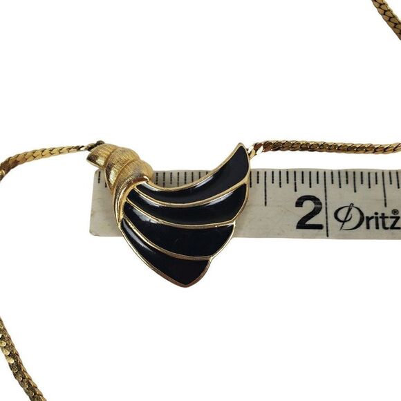 Vintage Trifari 70s 80s Black Enamel Gold Tone Nautical Seashell Wave Necklace - Picture 8 of 12